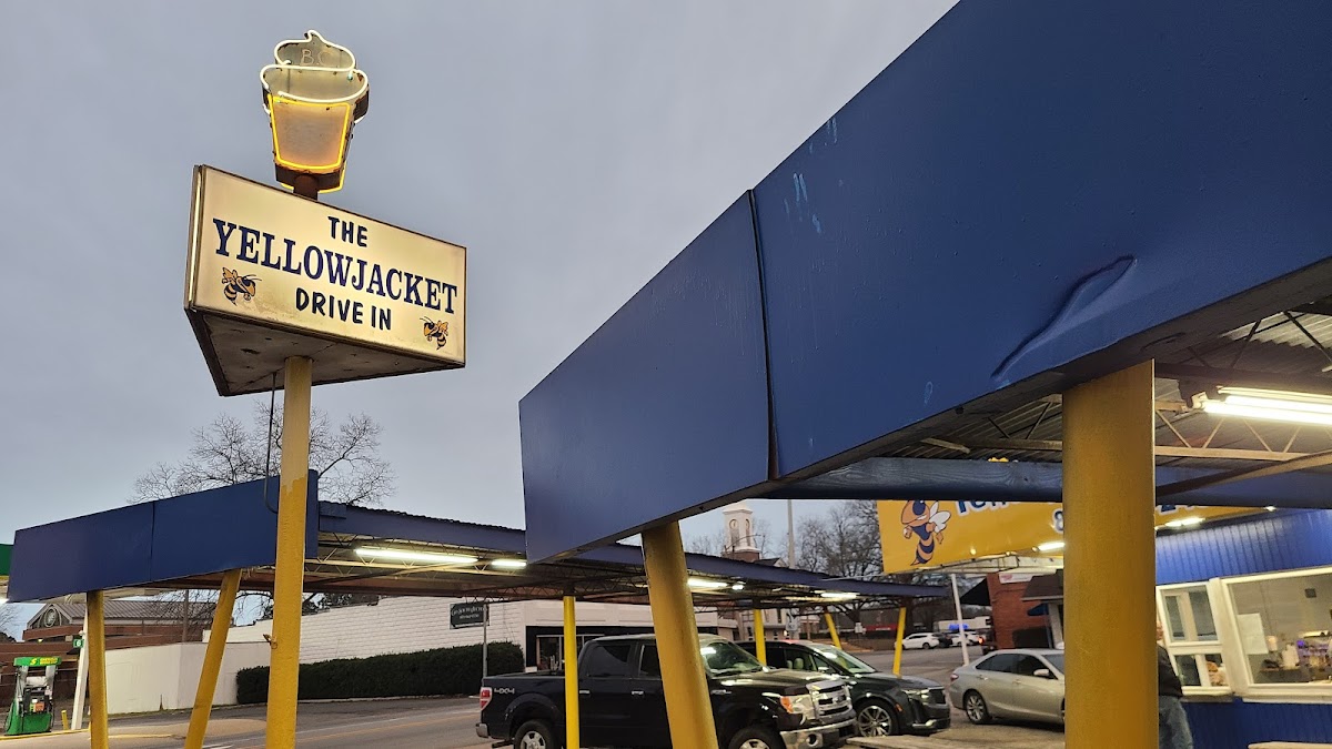 Yellowjacket Drive-In-4